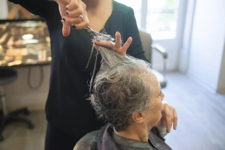 Cheveux mi-long dégradé : le guide pour bien le choisir