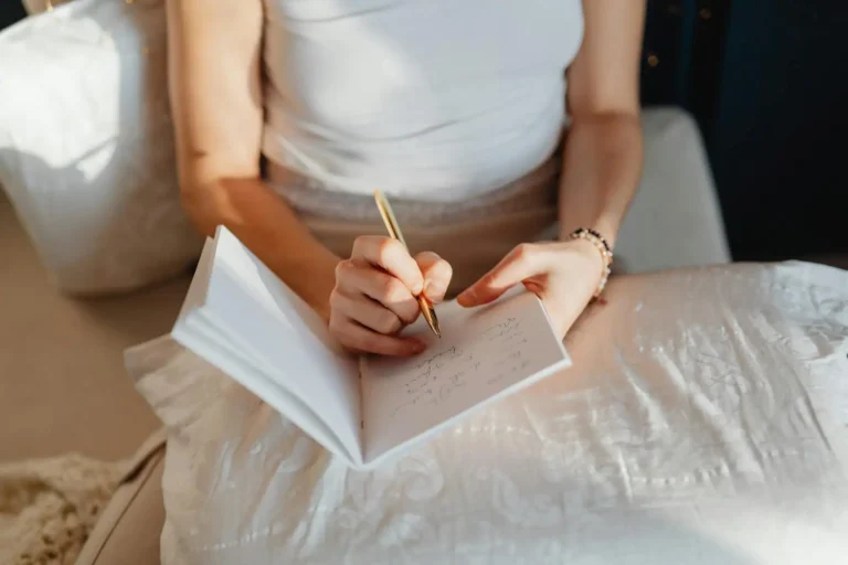 Estime de soi : synonymes, nuances et mots à éviter