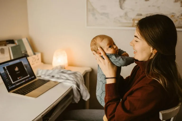 Vêtements d&rsquo;allaitement : ceux qui valent vraiment l&rsquo;investissement