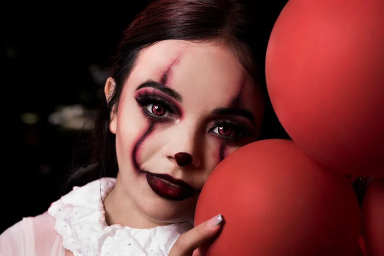 Maquillage Joker : le tuto pas à pas pour un look réussi