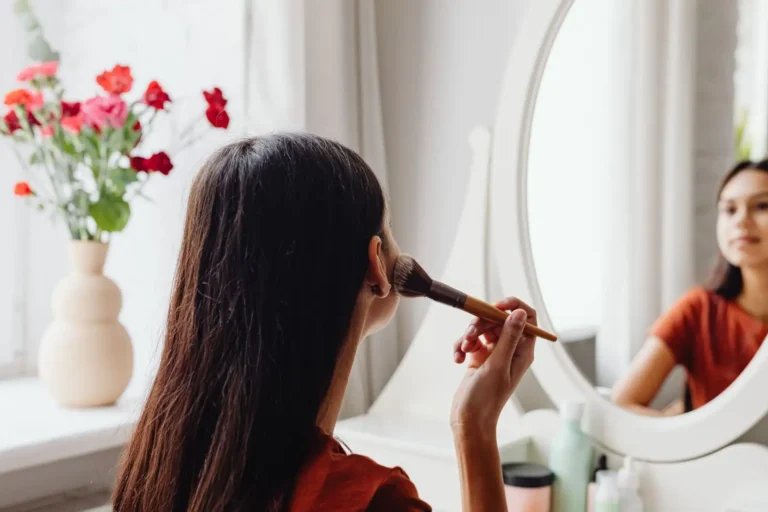 Maquillage : le guide pour comprendre les bases et bien débuter