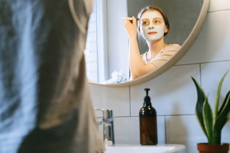 Masque visage et grossesse : lesquels choisir, lesquels éviter