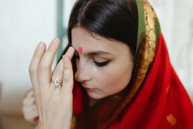 Maquillage indienne simple : trois produits, dix minutes
