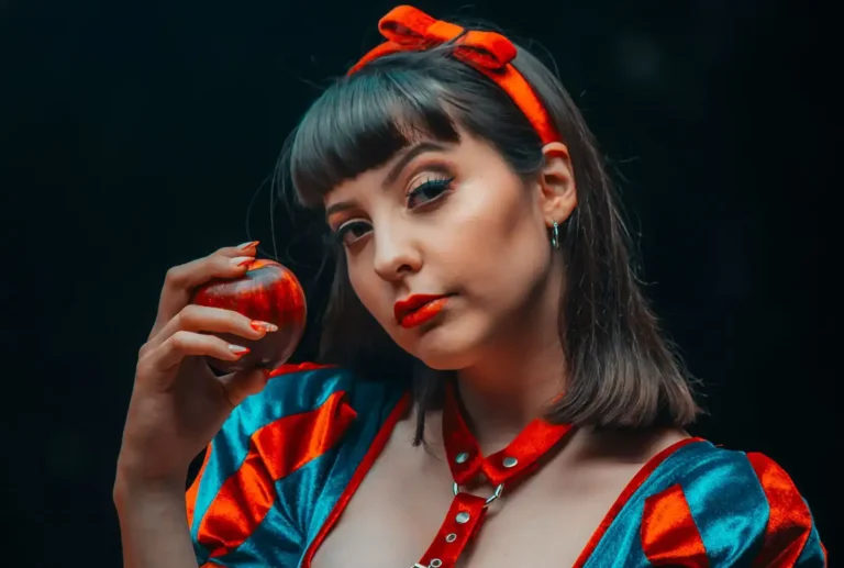 Maquillage Blanche-Neige : le pas-à-pas en cinq produits